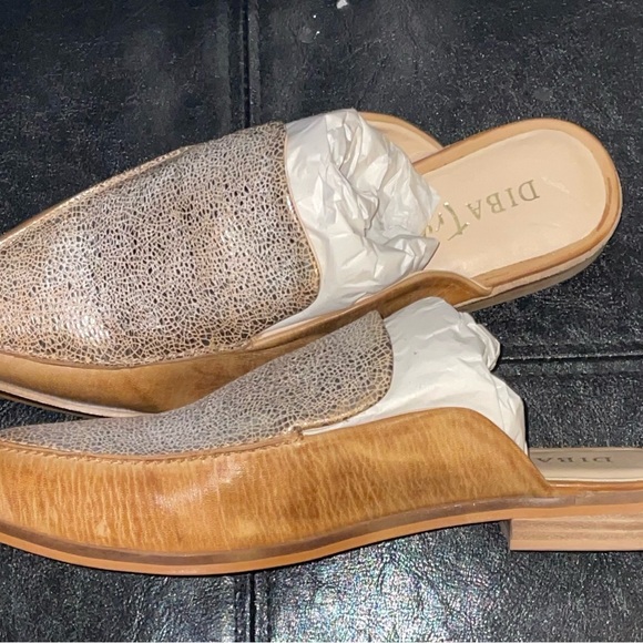 DIBA True “Art Easel Crinkle Leather Mule” NIB - Picture 5 of 8